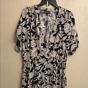 Ivy Street Women Floral Black Tan V-Neck Dress Size 1X